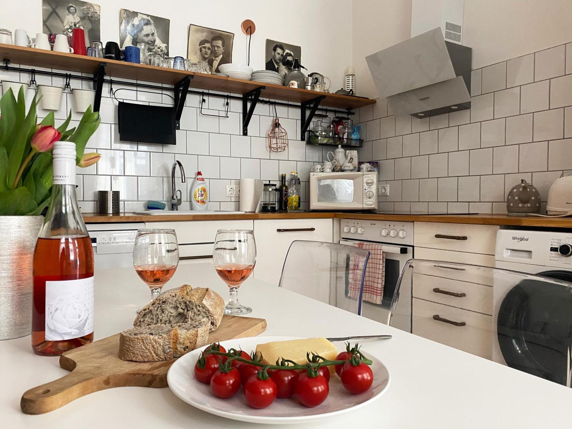 Nice "Trabi" Apartment In The City Boedapest Buitenkant foto