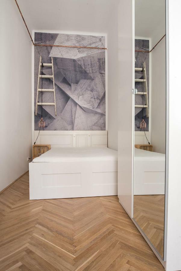 Nice "Trabi" Apartment In The City Boedapest Buitenkant foto