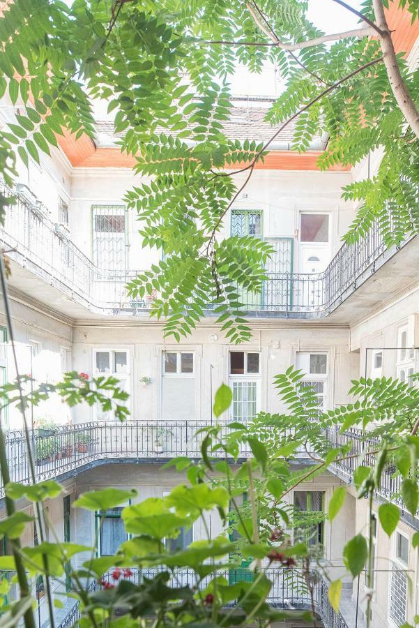 Nice "Trabi" Apartment In The City Boedapest Buitenkant foto